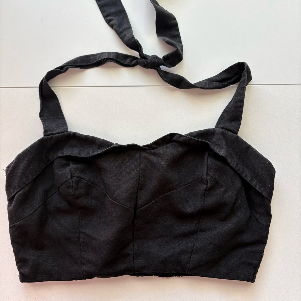 Reformation women’s size 0 Black Halter Crop Top
